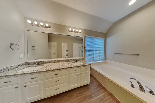 Building Photo - 4538 Windy Hollow Dr