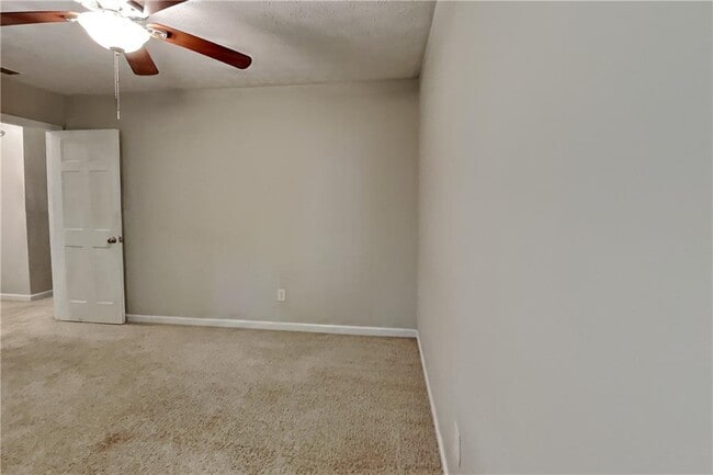 Building Photo - 3867 Buckland Dr SW