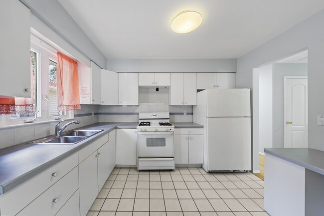 Building Photo - 1031 Di Antonio Dr