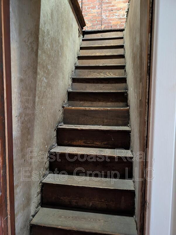 Building Photo - 304 1/2 W Martin St