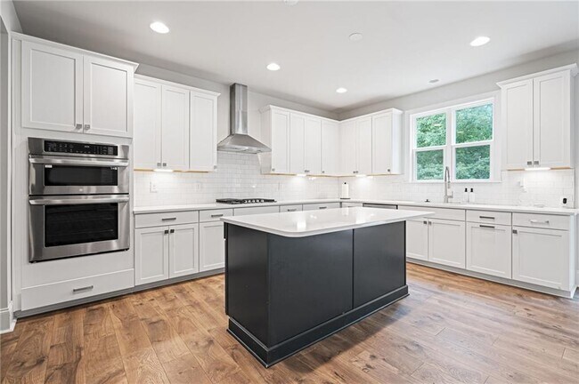 Building Photo - 5394 Pebblebrook Ln SE