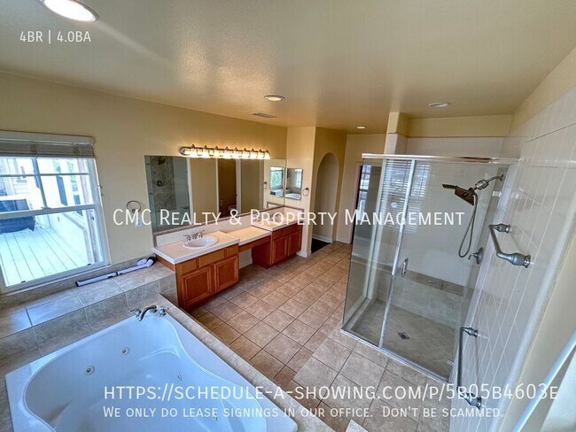 Building Photo - 2541 Hillcrest St