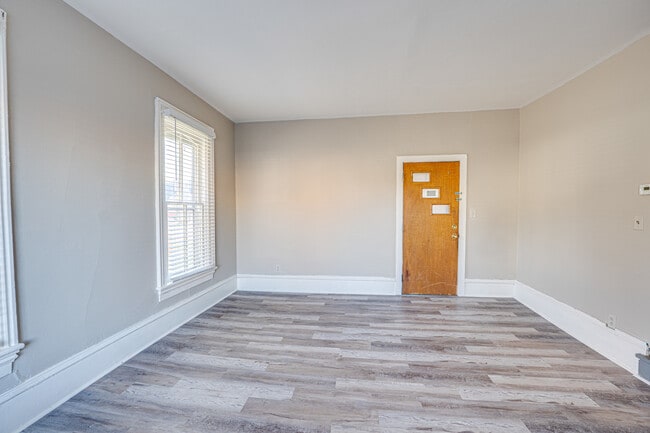 Building Photo - 79 S 4th St