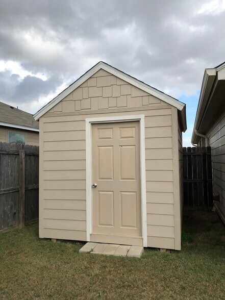 Building Photo - 7617 Red Valley Way