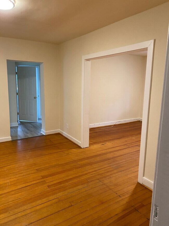 Building Photo - 2700 E Belt Blvd