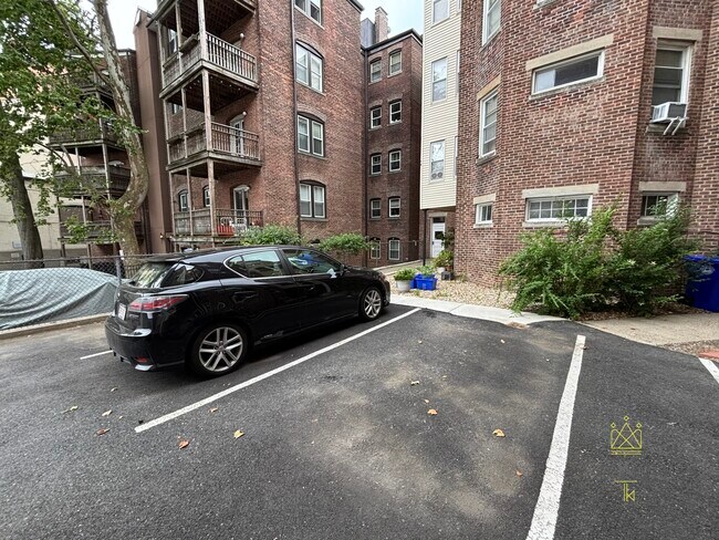 Building Photo - 34 Parkman St