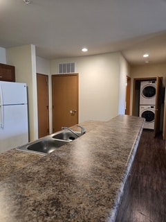 Building Photo - 525 10th St W