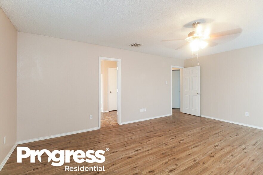 Building Photo - 317 Blairwood Dr