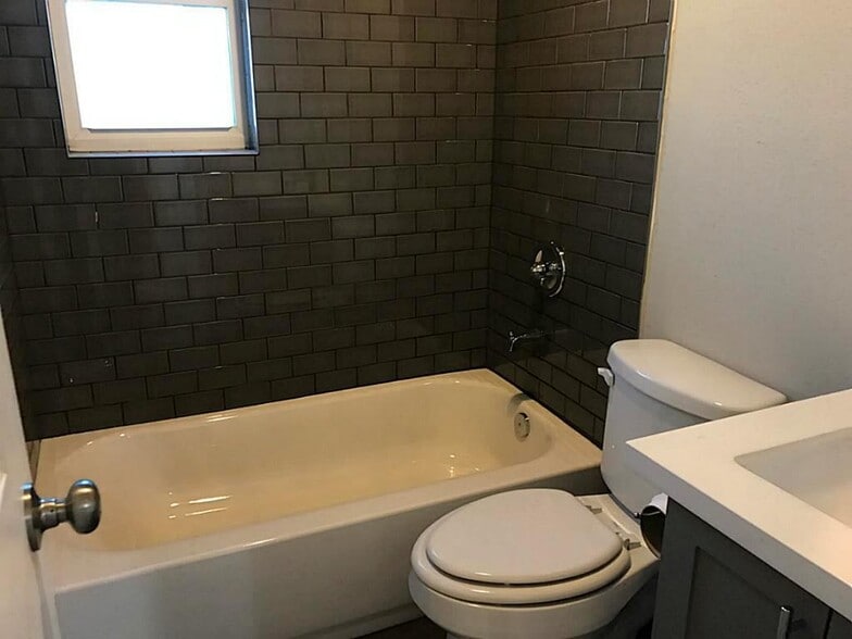 newly remodeled bathrooms - 5005 Tierwester st