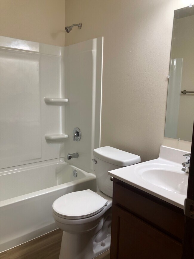 Building Photo - 3515 S West Ave