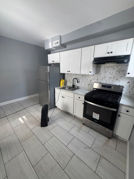 Building Photo - 66 Read St