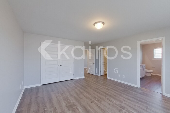 Building Photo - 210 Western Red Cedar Dr