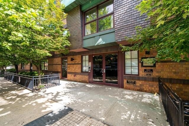 Building Photo - 1331 Grand St