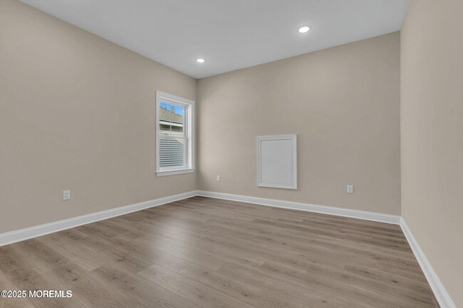 Building Photo - 53 Freesia Dr