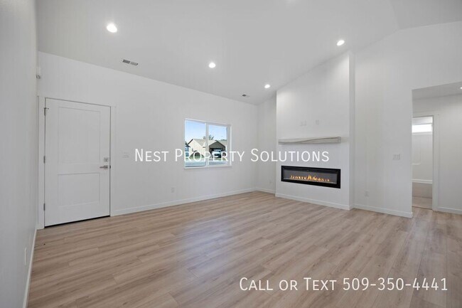 Building Photo - 914 N Washington Ct