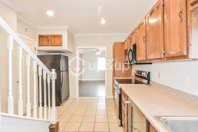 Building Photo - Fantastic 2bd/2.5ba home! Let yourself in!