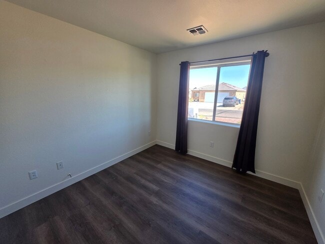 Building Photo - 2086 Jamie Rd