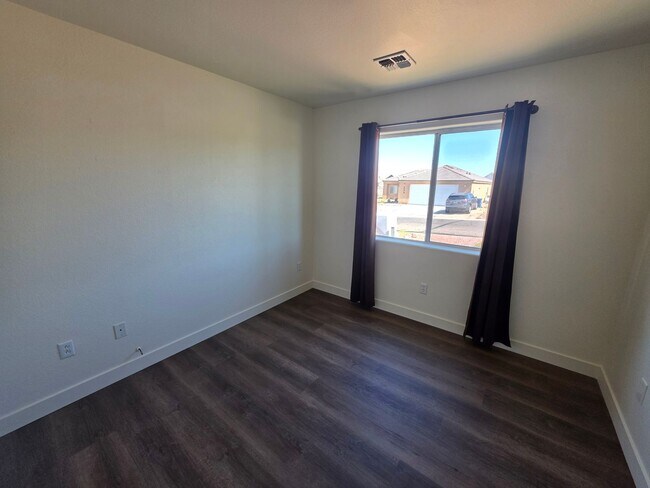 Building Photo - Sunset Ranchos!  3 Bedroom House in Fort Mohave