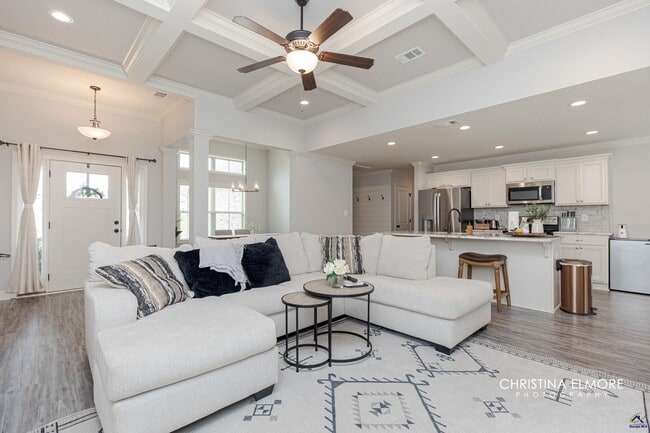 Building Photo - 214 Creek Ridge Dr