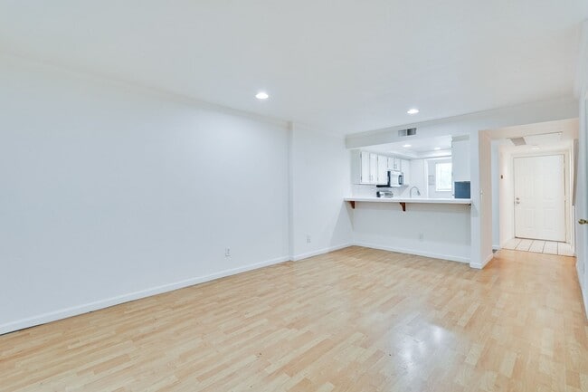 Building Photo - Hidden Silicon Valley Oasis! 2BR/2.5BA Townhome with TWO Private Patios, 2 Dedicated Parking Spac...
