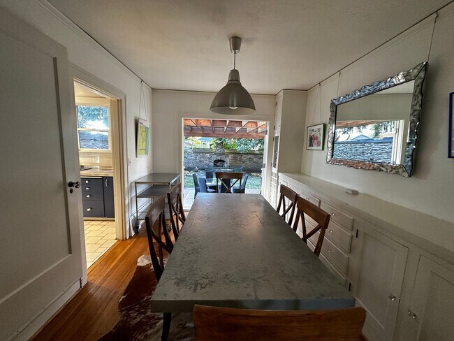 Building Photo - WestMoreland Gem! Portland Original, Huge deck, great backyard pets ok!