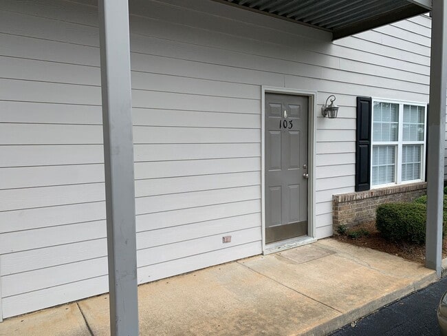 Building Photo - Fall 2026 Two Bedroom @ Park Place Condos!