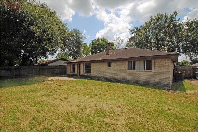 Building Photo - 614 Dalewood Dr