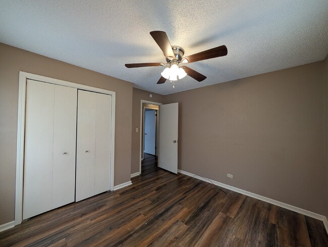 Building Photo - 140 Meek St