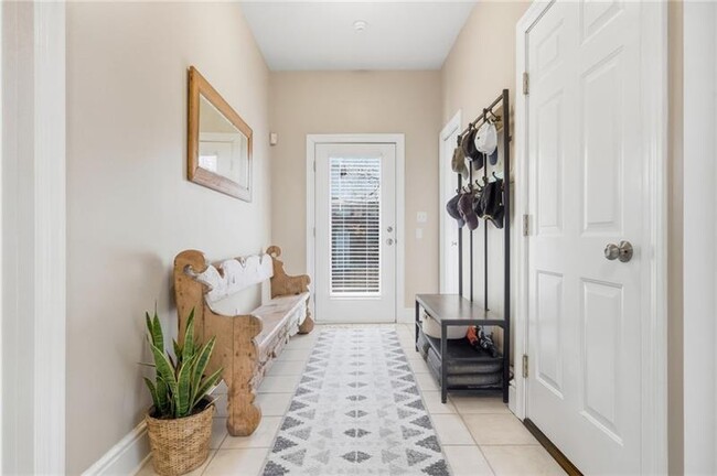 Building Photo - 480 Orchard Ave