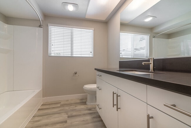 Building Photo - Bixby Hill Apartments
