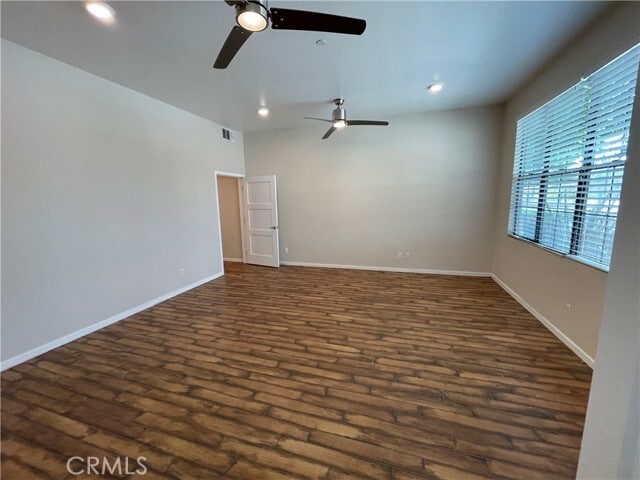 Building Photo - 501 W Maple Ave
