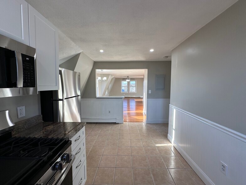 Building Photo - 76 Fremont St