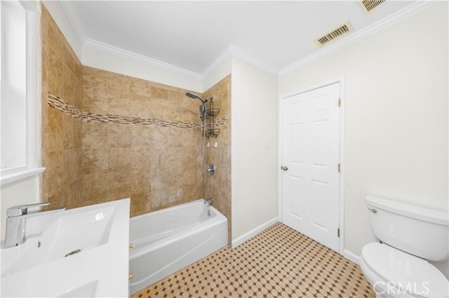 Building Photo - 2074 Summit Ave