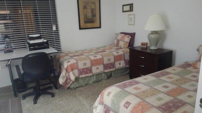 Building Photo - 9600 N 96th St