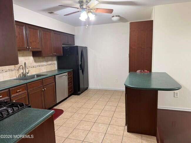 Building Photo - 1077 Roseberry Ct