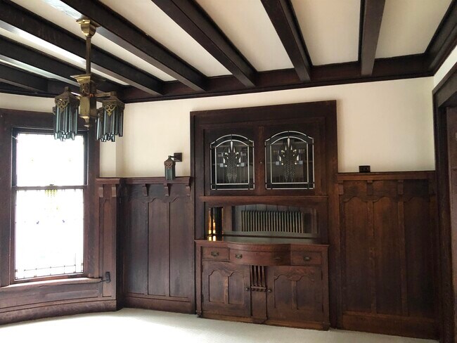 Building Photo - 901 Spaight St