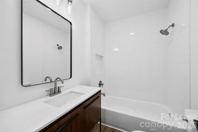 Building Photo - 2942 Reid Ave