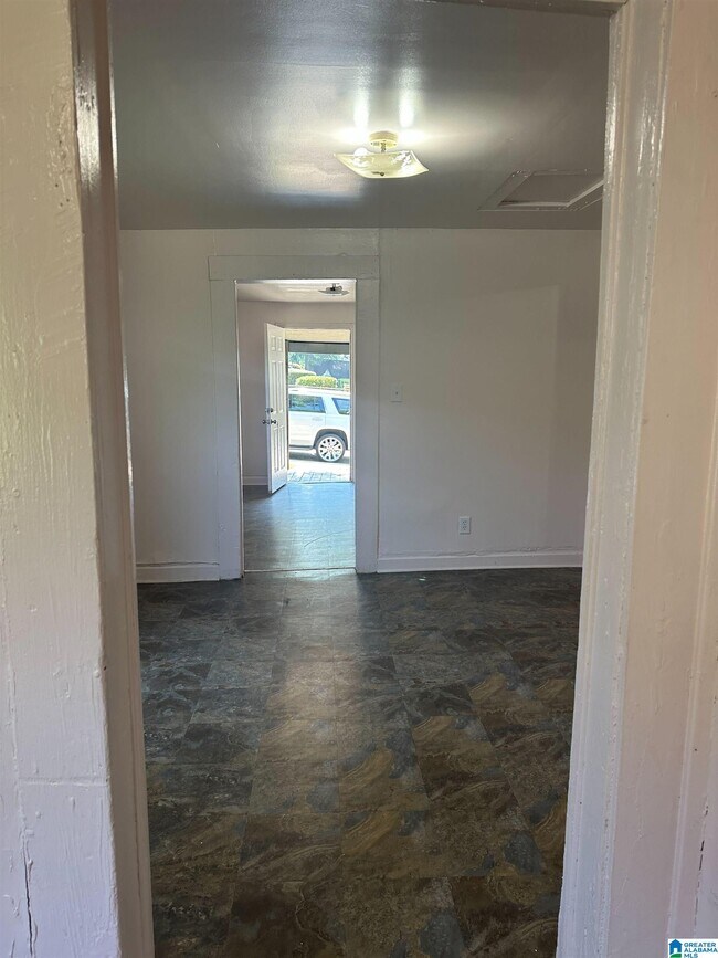 Building Photo - 304 Gamma St S
