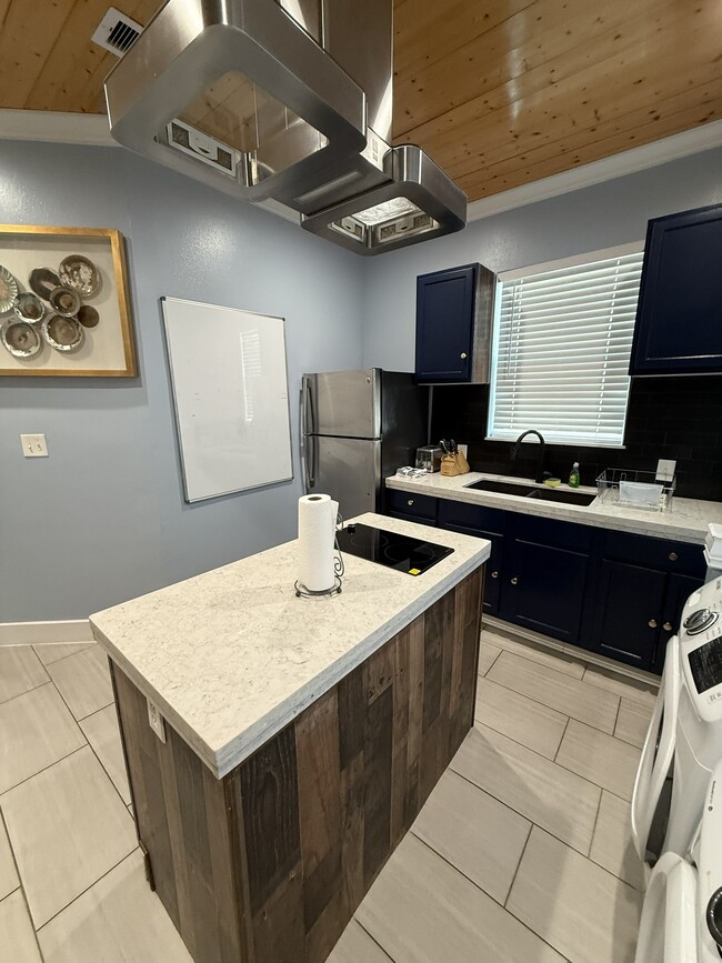 Building Photo - 2312 37th St