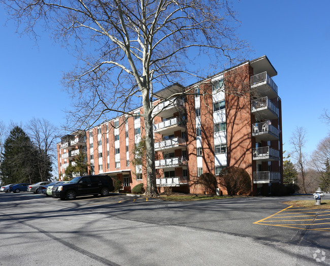 Building Photo - Newtown Towers Apartments