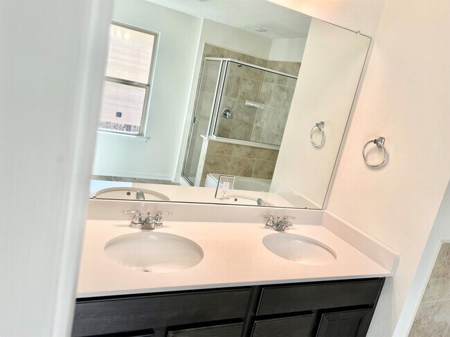 Building Photo - 20807 Sheffield Pk Dr