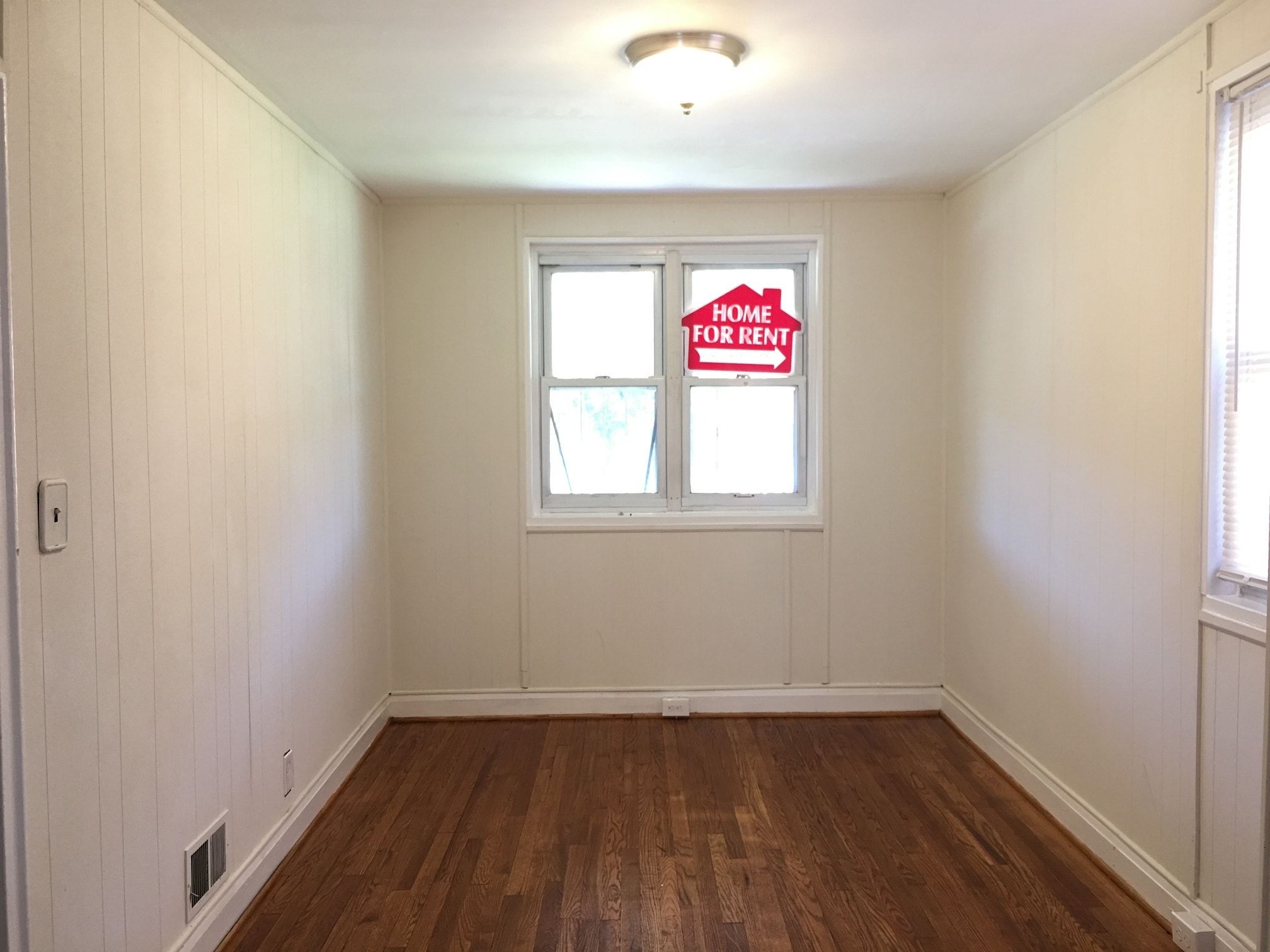 Building Photo - 1216 N Augusta Ave