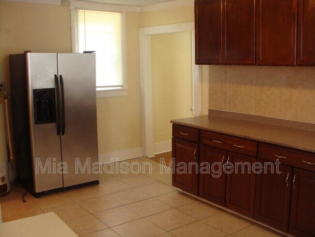 Building Photo - 312 Pearl St