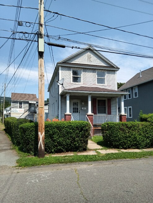Building Photo - 408 Willow Ave
