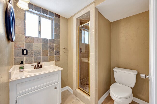 Building Photo - 1710 San Sebastian Ln