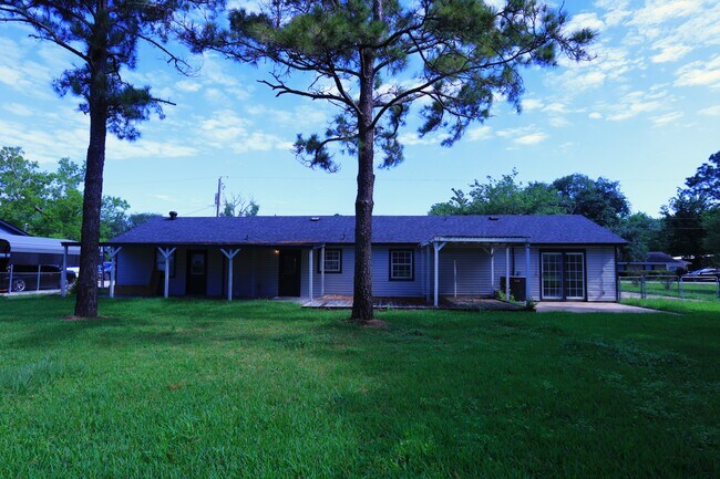 Building Photo - 1117 County Rd 515