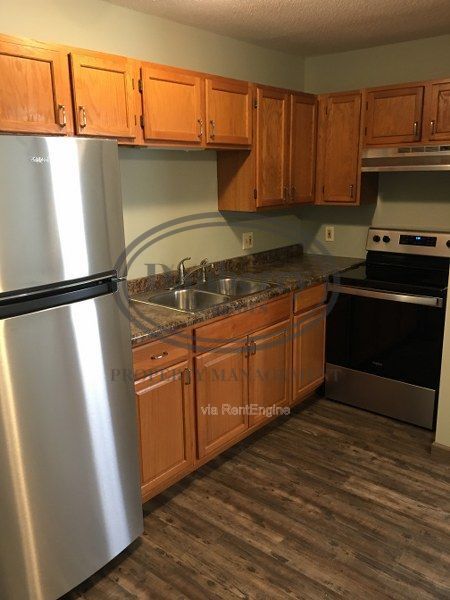 Building Photo - 319 Frazer St