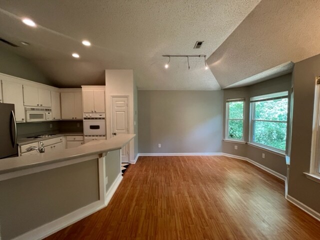 Building Photo - 153 Rebecca Pines Dr