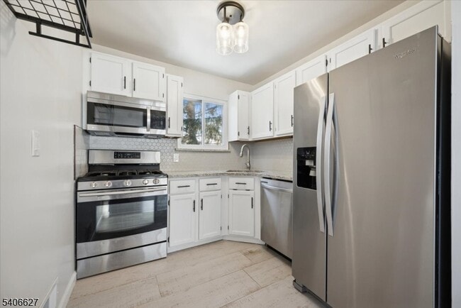 Building Photo - 64 Lorraine Terrace