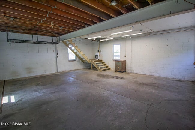 Building Photo - 10 Bailey Ave